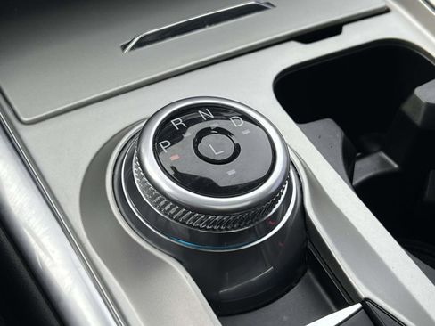 Used 2022 Ford Explorer XLT w/ Equipment Group 202A image 31