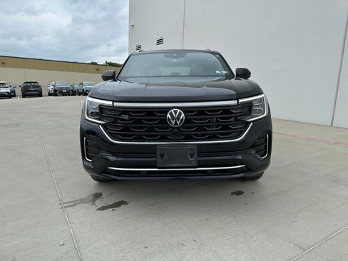 Used 2024 Volkswagen Atlas Cross Sport SEL Premium R-Line image 2