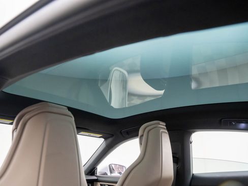 Certified 2025 Porsche Taycan image 18