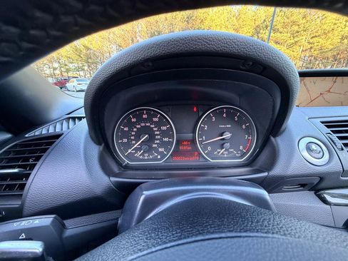 Used 2013 BMW 135i Convertible image 22