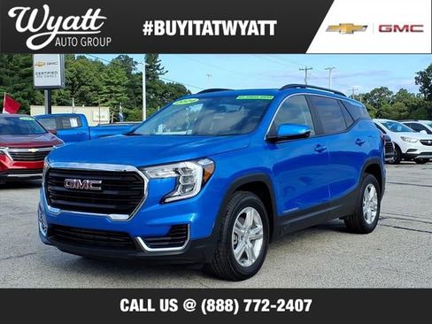 Used 2024 GMC Terrain SLE w/ Driver Convenience Package image 1