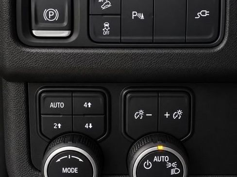Used 2021 Chevrolet Tahoe Z71 w/ Rear Media and Nav Package AWD/4WD image 18