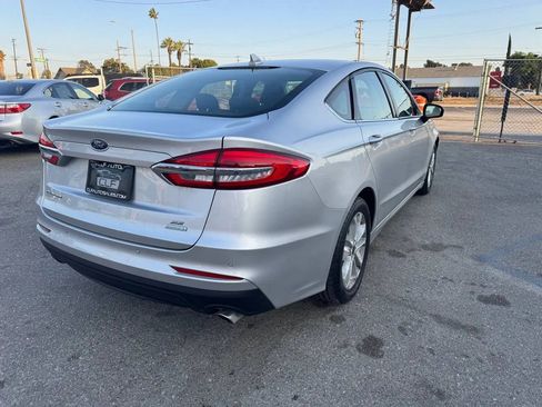 Used 2019 Ford Fusion SE image 7