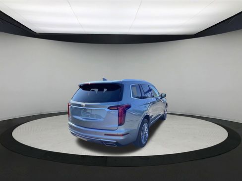 Used 2025 Cadillac XT6 Premium Luxury AWD/4WD image 8