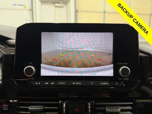 Used 2025 Nissan Pathfinder SV AWD/4WD image 4