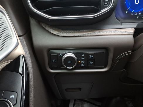 Used 2021 Ford Explorer Platinum w/ Equipment Group 601A image 18