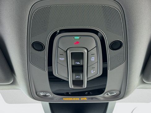 Used 2024 Audi Q8 e-tron Premium Plus w/ Premium Plus Package image 18