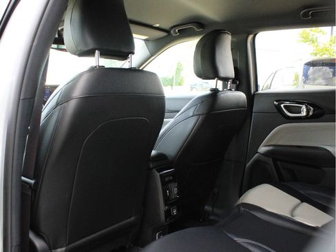 New 2026 Jeep Compass Limited AWD/4WD image 32