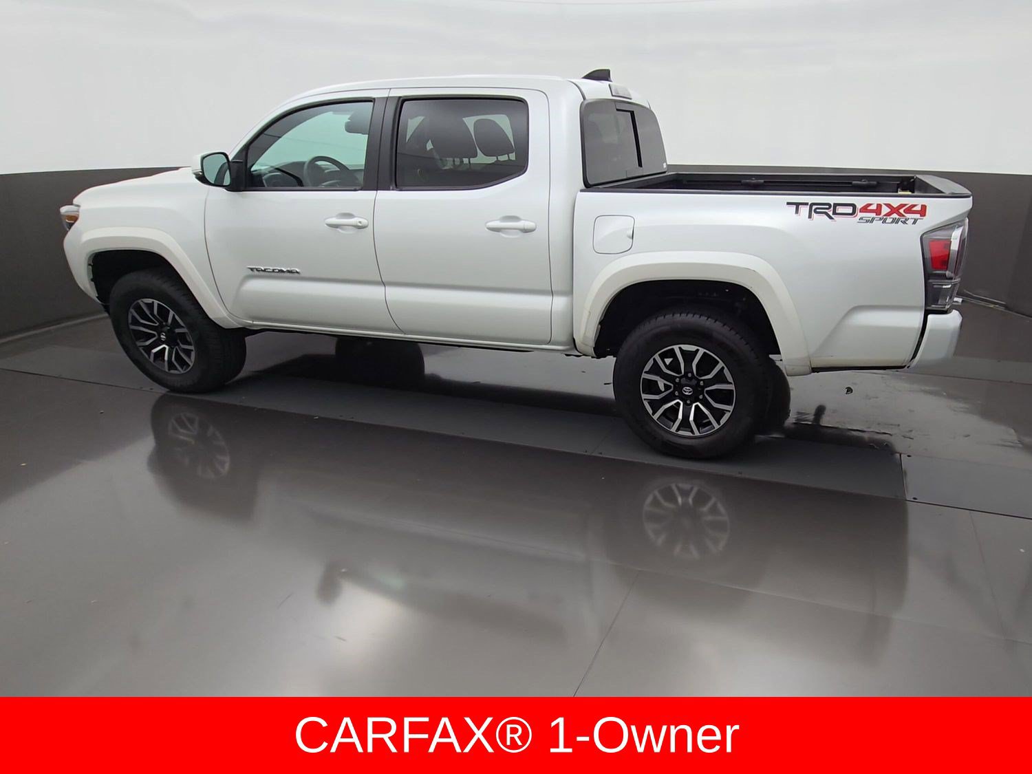 Certified 2022 Toyota Tacoma TRD Sport w/ Technology Package AWD/4WD image 5