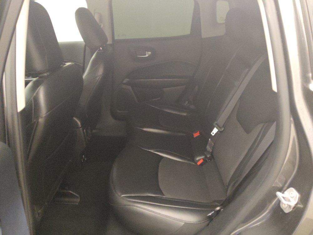 Used 2019 Jeep Compass Latitude FWD image 18