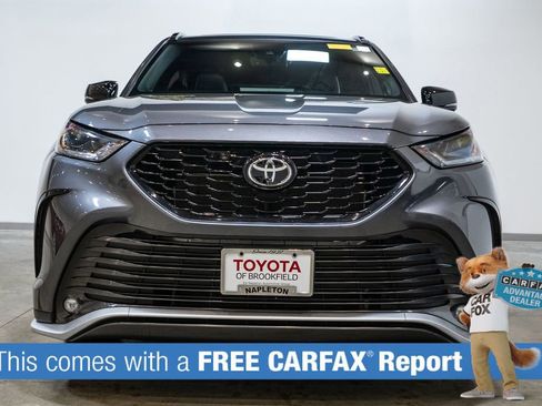 Used 2023 Toyota Highlander XSE image 2