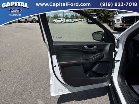 Used 2023 Ford Escape ST-Line Select image 19