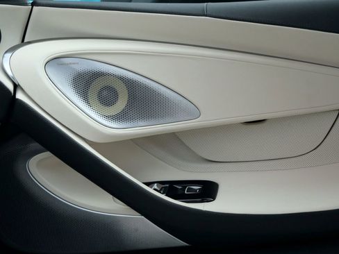 Used 2023 McLaren GT image 15