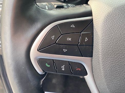 Used 2022 Jeep Grand Cherokee Laredo X image 20