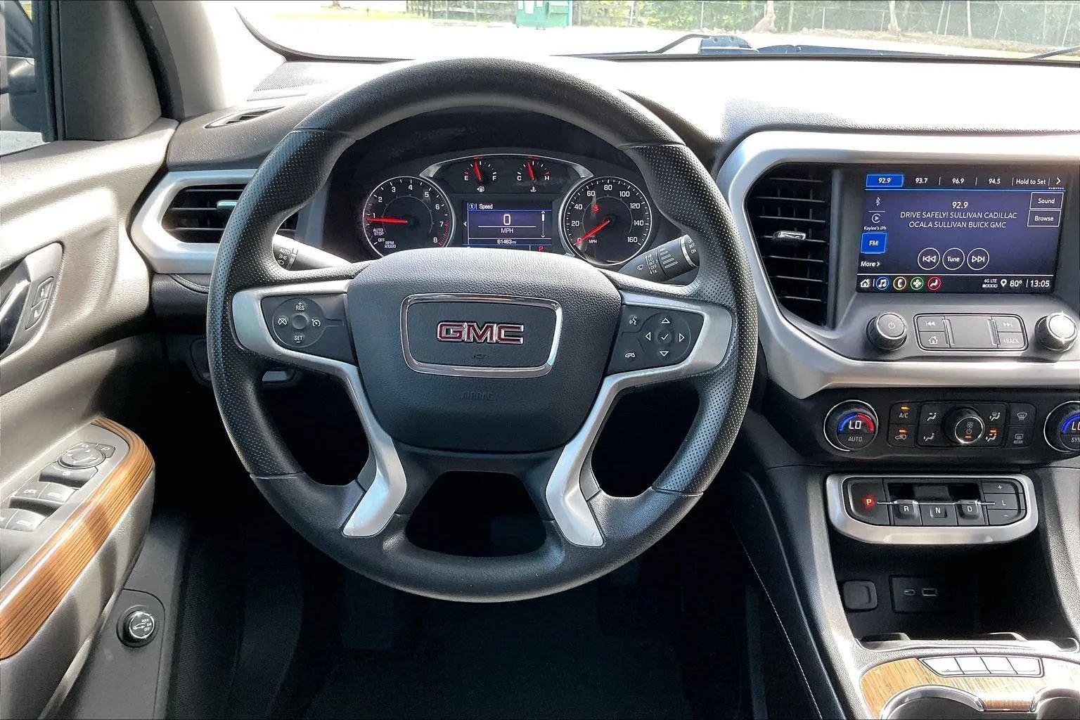 Used 2021 GMC Acadia SLE w/ Driver Convenience Package FWD image 5