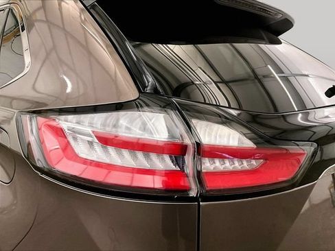 Used 2019 Ford Edge SEL w/ Equipment Group 201A AWD/4WD image 28