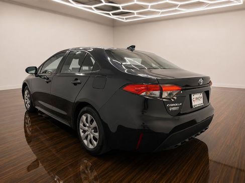 Used 2021 Toyota Corolla LE FWD image 6