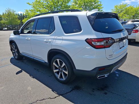 Certified 2025 Honda Pilot Elite image 4