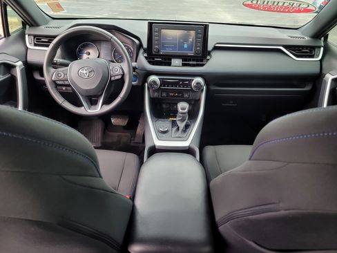 Certified 2022 Toyota RAV4 SE image 15