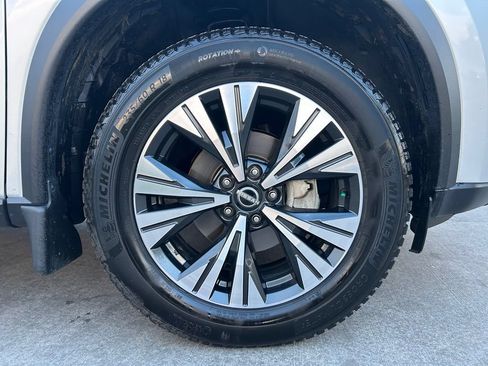 Used 2022 Nissan Rogue SV AWD/4WD image 32