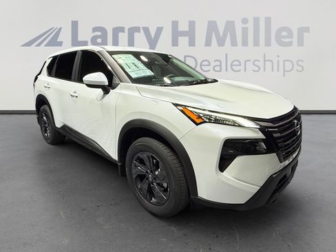 New 2026 Nissan Rogue SV FWD image 7