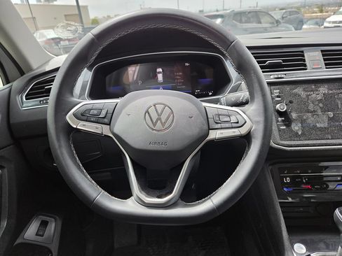 Used 2024 Volkswagen Tiguan SE FWD image 15
