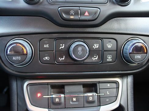 Used 2022 GMC Terrain Denali w/ Denali Premium Package image 23