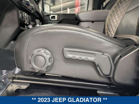 Used 2023 Jeep Gladiator Overland image 26