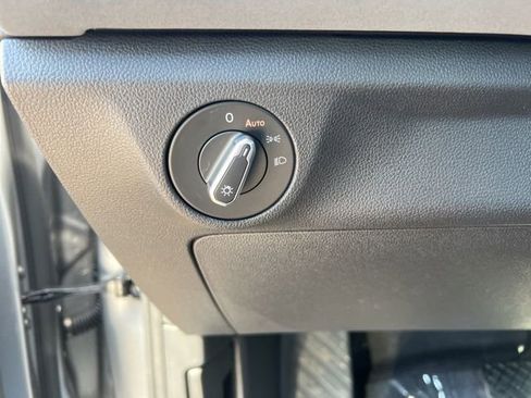 New 2026 Volkswagen Jetta SE image 12