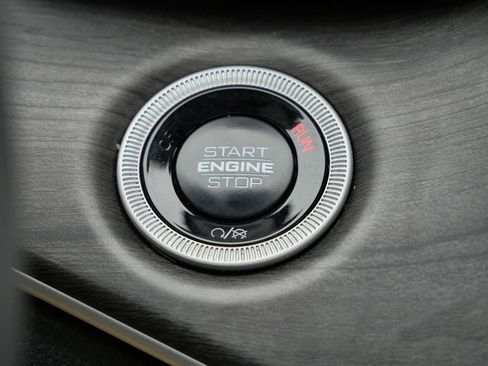 Used 2024 Jeep Grand Cherokee L Limited w/ Luxury Tech Group II image 48