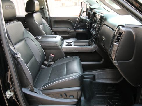 Used 2019 Chevrolet Silverado 2500 High Country w/ Duramax Plus Package AWD/4WD image 38