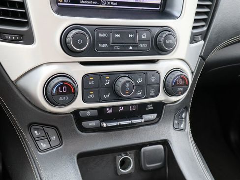 Used 2018 GMC Yukon XL SLT w/ Premium Edition RWD image 18