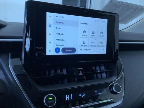 Used 2023 Toyota Corolla LE image 28