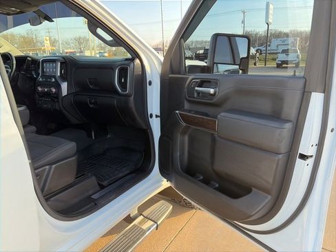 Used 2022 GMC Sierra 2500 SLE w/ SLE Value Package; image 41
