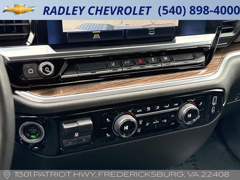 Used 2025 Chevrolet Silverado 2500 LT w/ Convenience Package AWD/4WD image 18