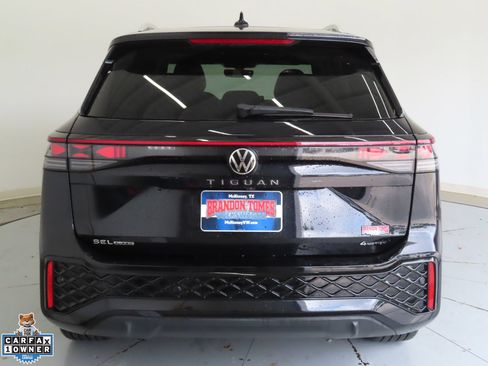 Certified 2026 Volkswagen Tiguan SEL R-Line AWD/4WD image 4