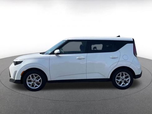 Used 2025 Kia Soul LX w/ LX Technology Package image 9