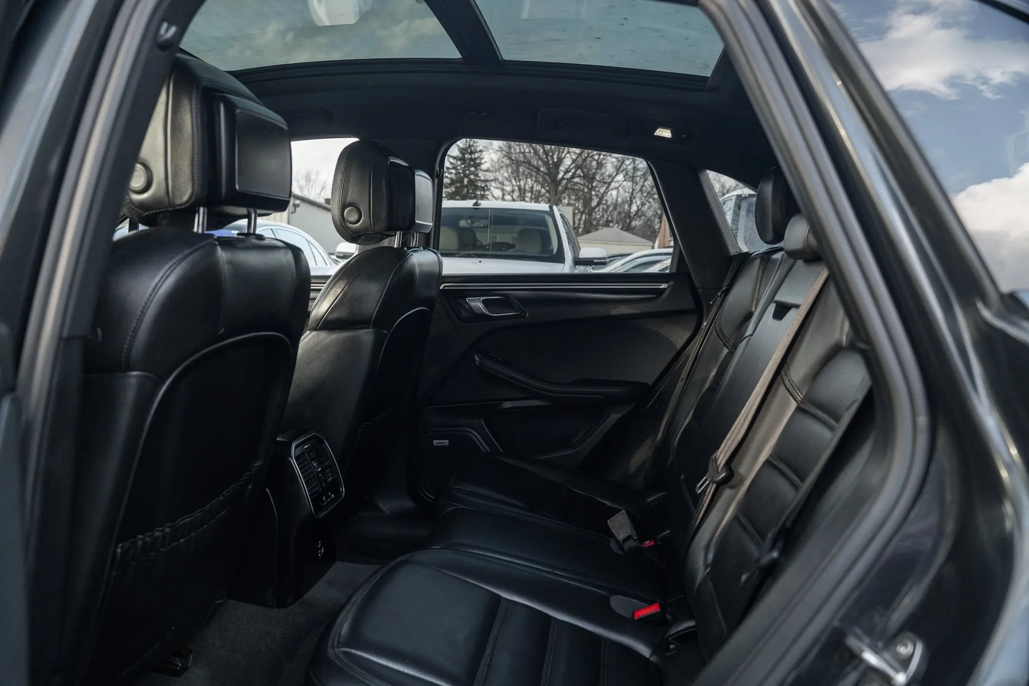 Used 2020 Porsche Macan S AWD/4WD image 8