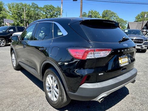 Used 2021 Ford Escape SE w/ Cold Weather Package AWD/4WD image 4