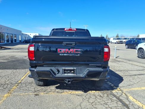 Used 2024 GMC Canyon Denali image 6