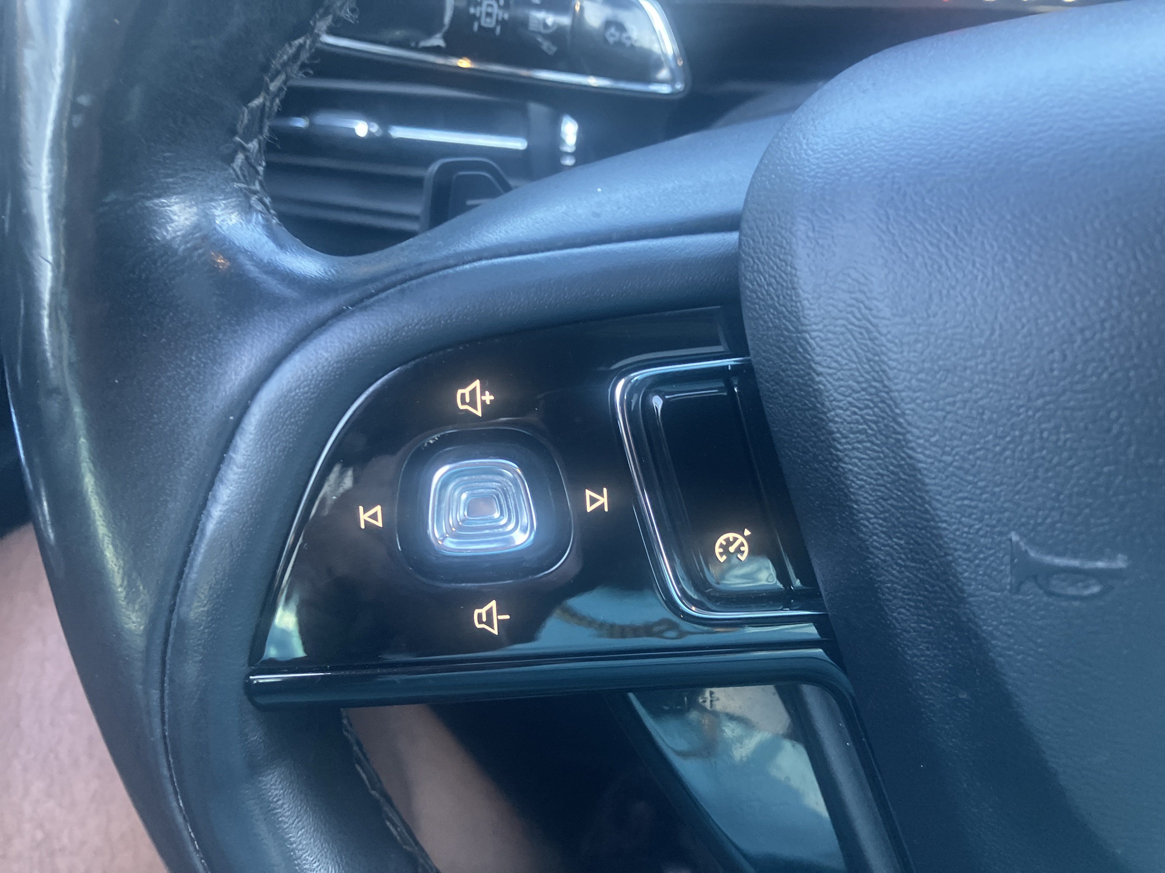 Used 2022 Lincoln Corsair AWD w/ Premium Package image 26