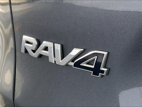 Used 2024 Toyota RAV4 XLE Premium AWD/4WD image 31