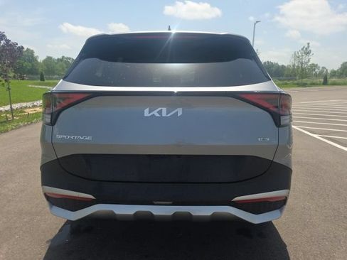 Used 2023 Kia Sportage LX AWD/4WD image 9