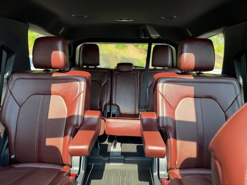 Used 2024 Ford Expedition Limited AWD/4WD image 31