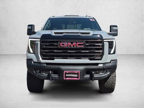 Used 2024 GMC Sierra 2500 AT4X w/ AT4X AEV Edition AWD/4WD image 2