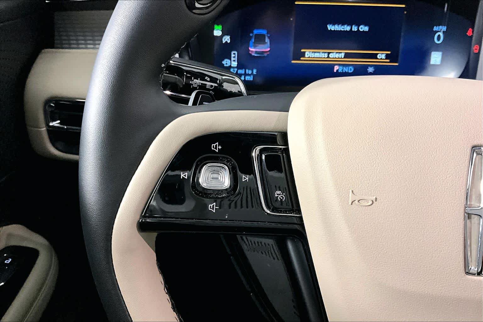 Used 2025 Lincoln Corsair FWD image 23