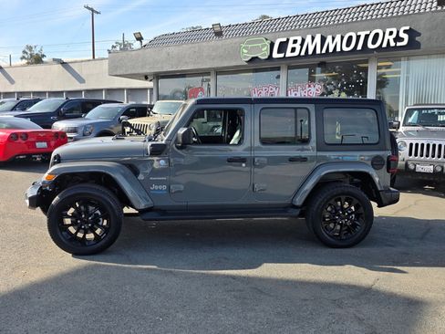 Used 2021 Jeep Wrangler Unlimited Sahara image 6