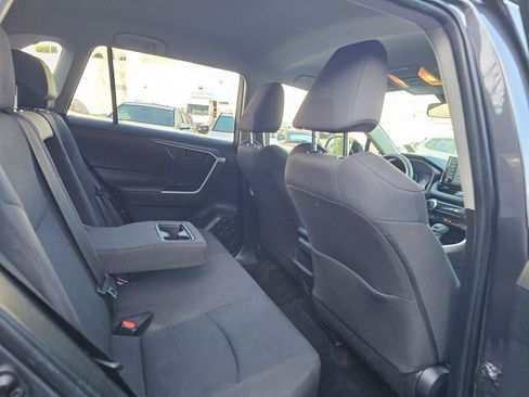Used 2019 Toyota RAV4 LE w/ Carpet Mat Package AWD/4WD image 12