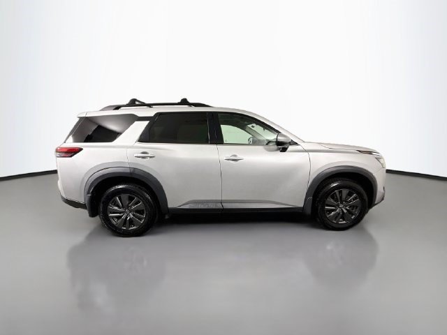 Used 2022 Nissan Pathfinder SV w/ SV Premium Package AWD/4WD image 11