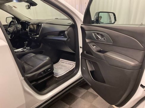 Used 2019 Chevrolet Traverse Premier w/ Redline Edition AWD/4WD image 32